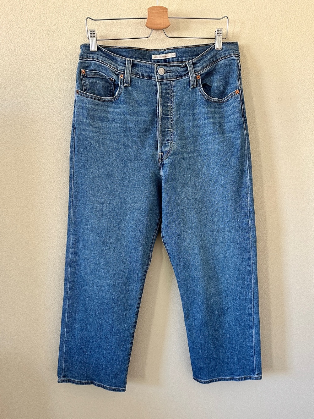 Levi’s Blue Ribcage Straight Ankle Jeans Size 32